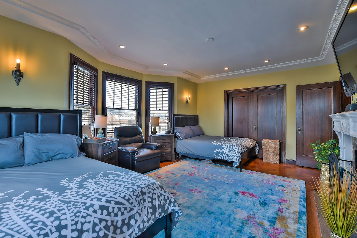 Monarch Sober Living Homes: Santiago | (SLE) Clean & Supportive Living Environment - Photo 3